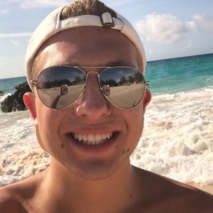 Meet your Posher, Eric